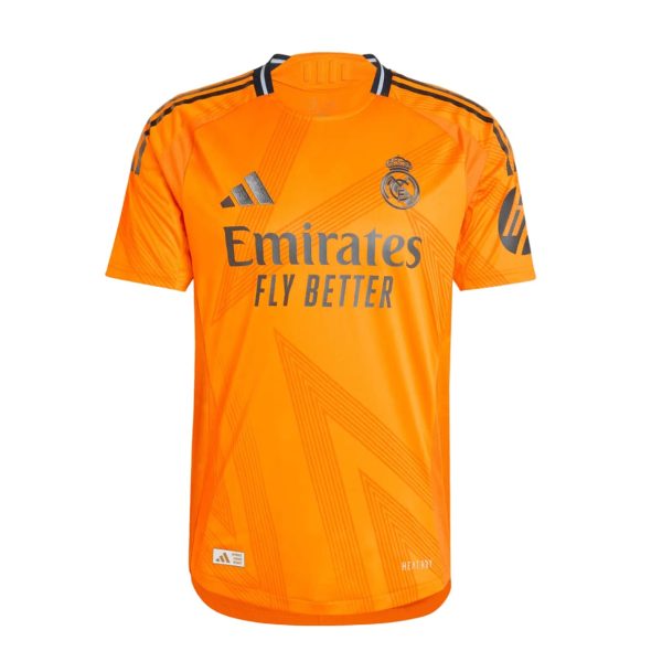 Conjunto Real Madrid 24/25 talla niño 2ª equipación
