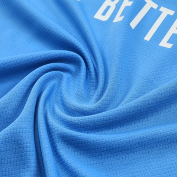 camiseta entrenamiento real madrid 2026 detalle