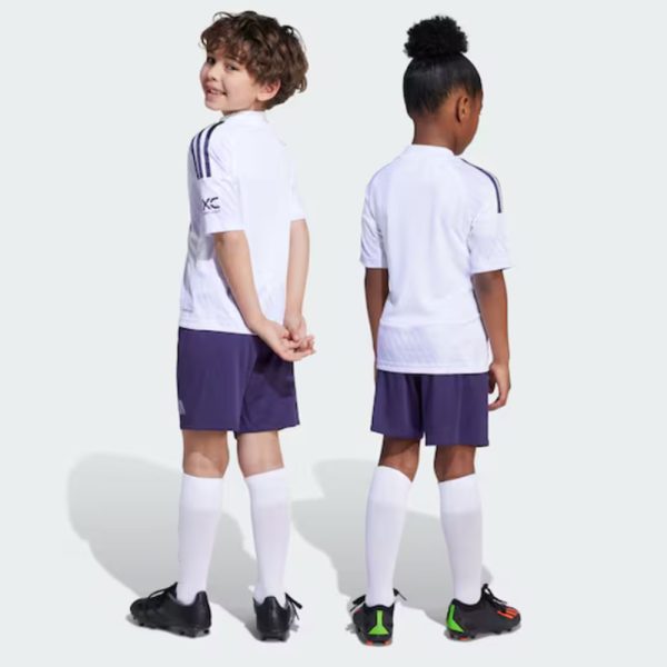 Conjunto Manchester United 25/26 talla niño 2ª equipación